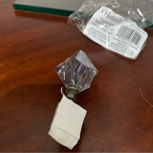 NWT Michael’s Clear Triangular Prism Drawer Pull - Picture 5 of 7
